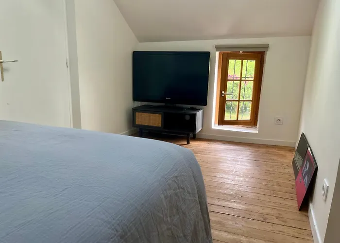 بيت للعطل Charmante Proche Village *