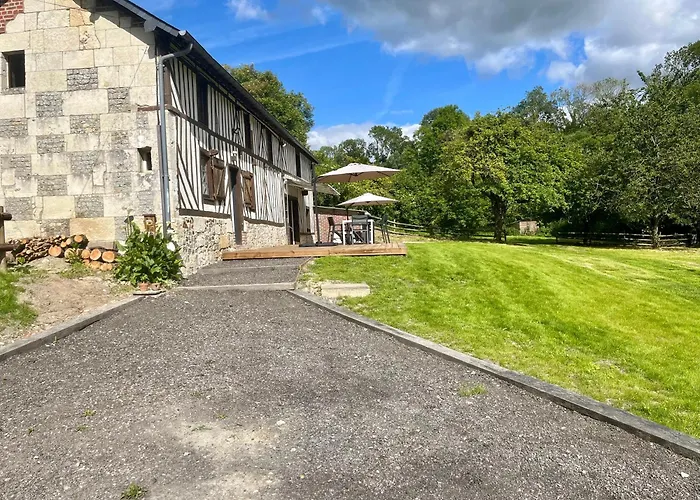 بيت للعطل Charmante Proche Village *